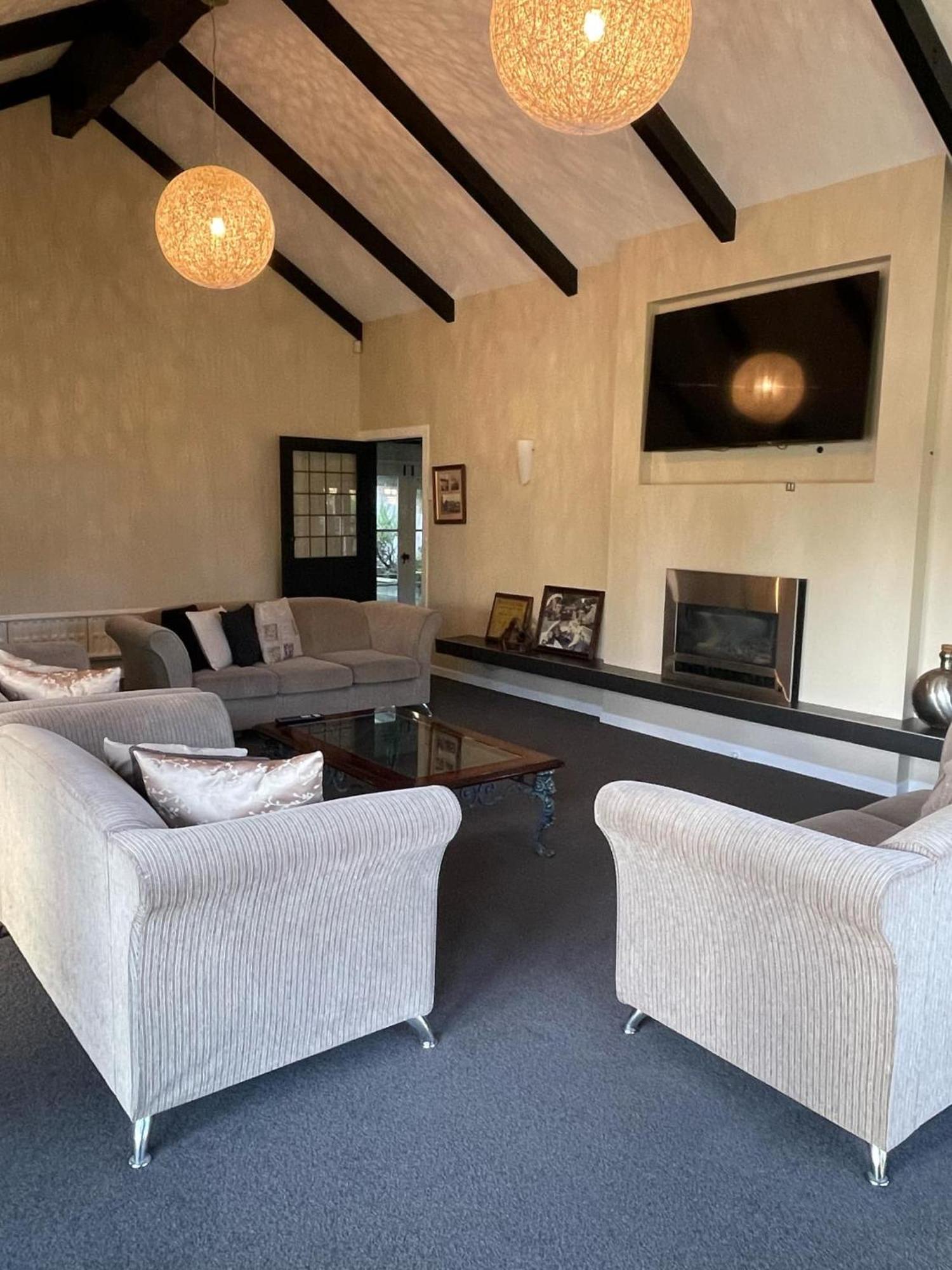 Springfield Rise Lodge - Rotorua Holiday Home Bagian luar foto