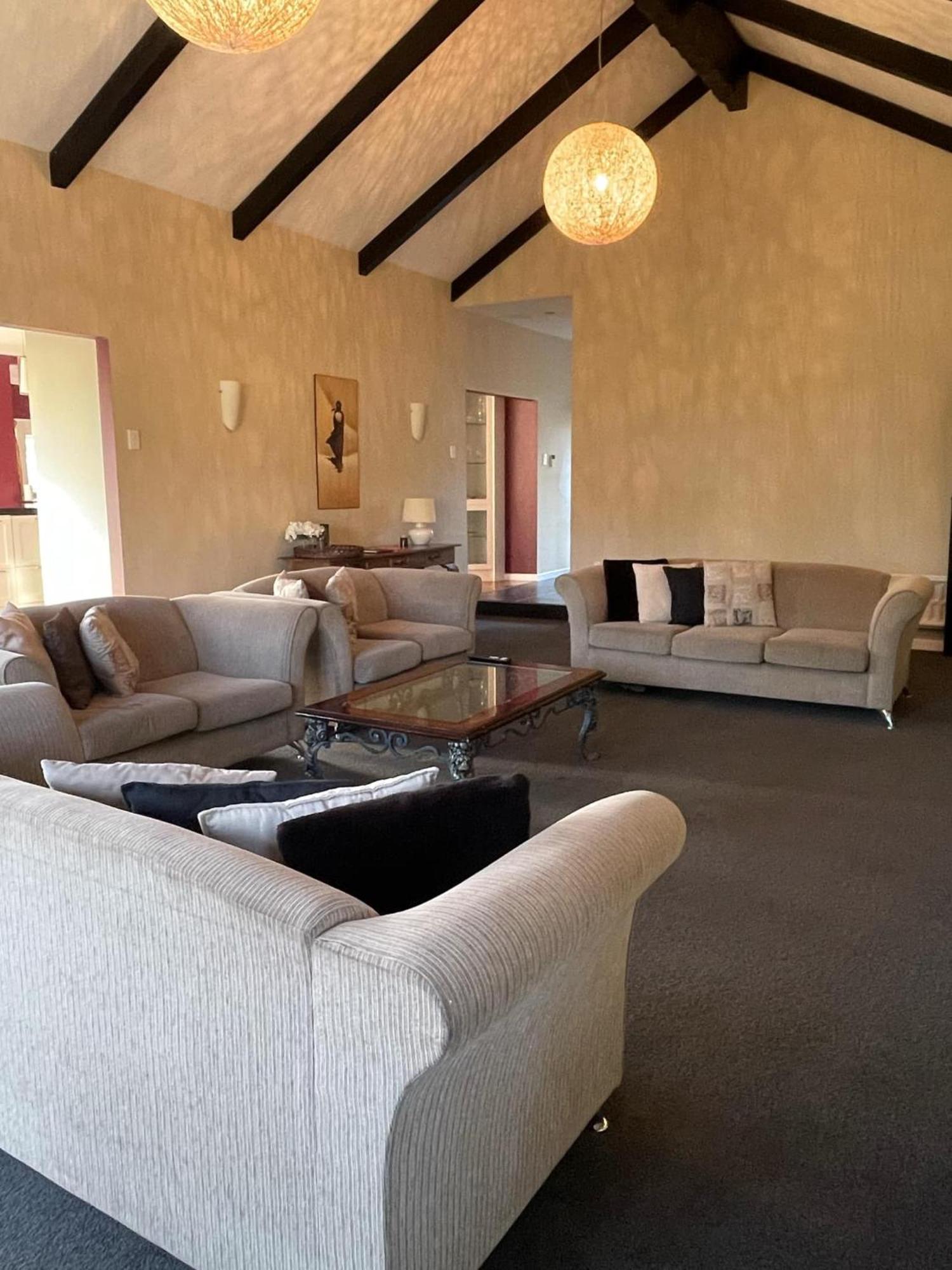 Springfield Rise Lodge - Rotorua Holiday Home Bagian luar foto